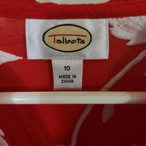 Beautiful Talbots blouse.  Size 10. Excellent condition. - Picture 2 of 9